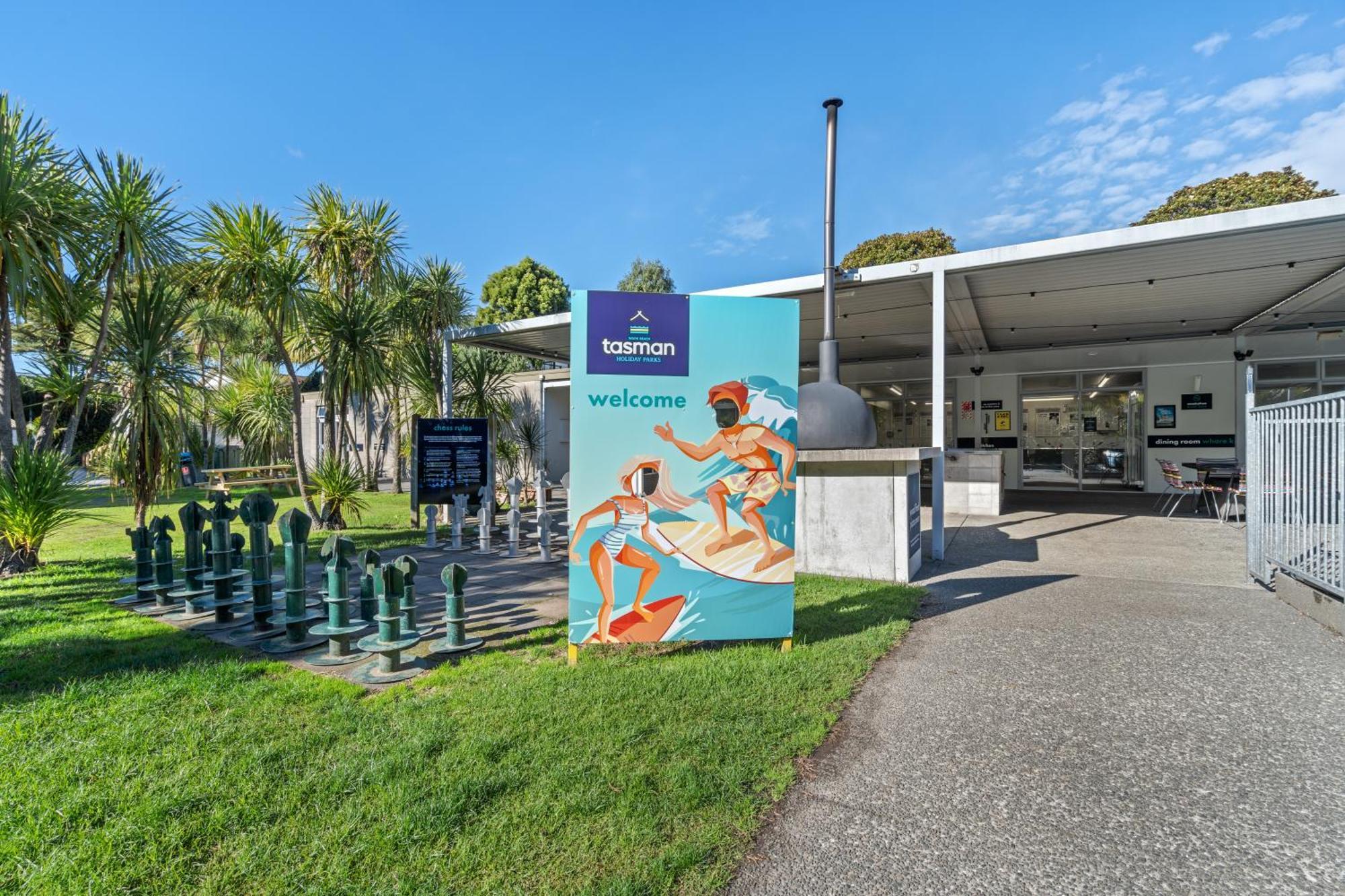 Tasman Holiday Parks - Waihi Beach Exterior photo